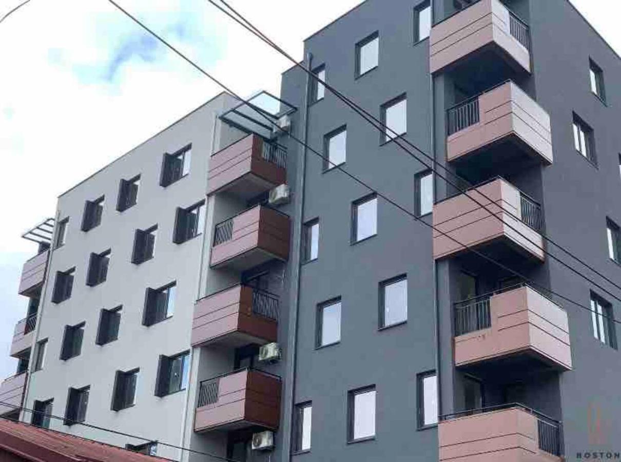Ira'S 2 Bedroom Central Place With Private Parking Skopje Exterior photo
