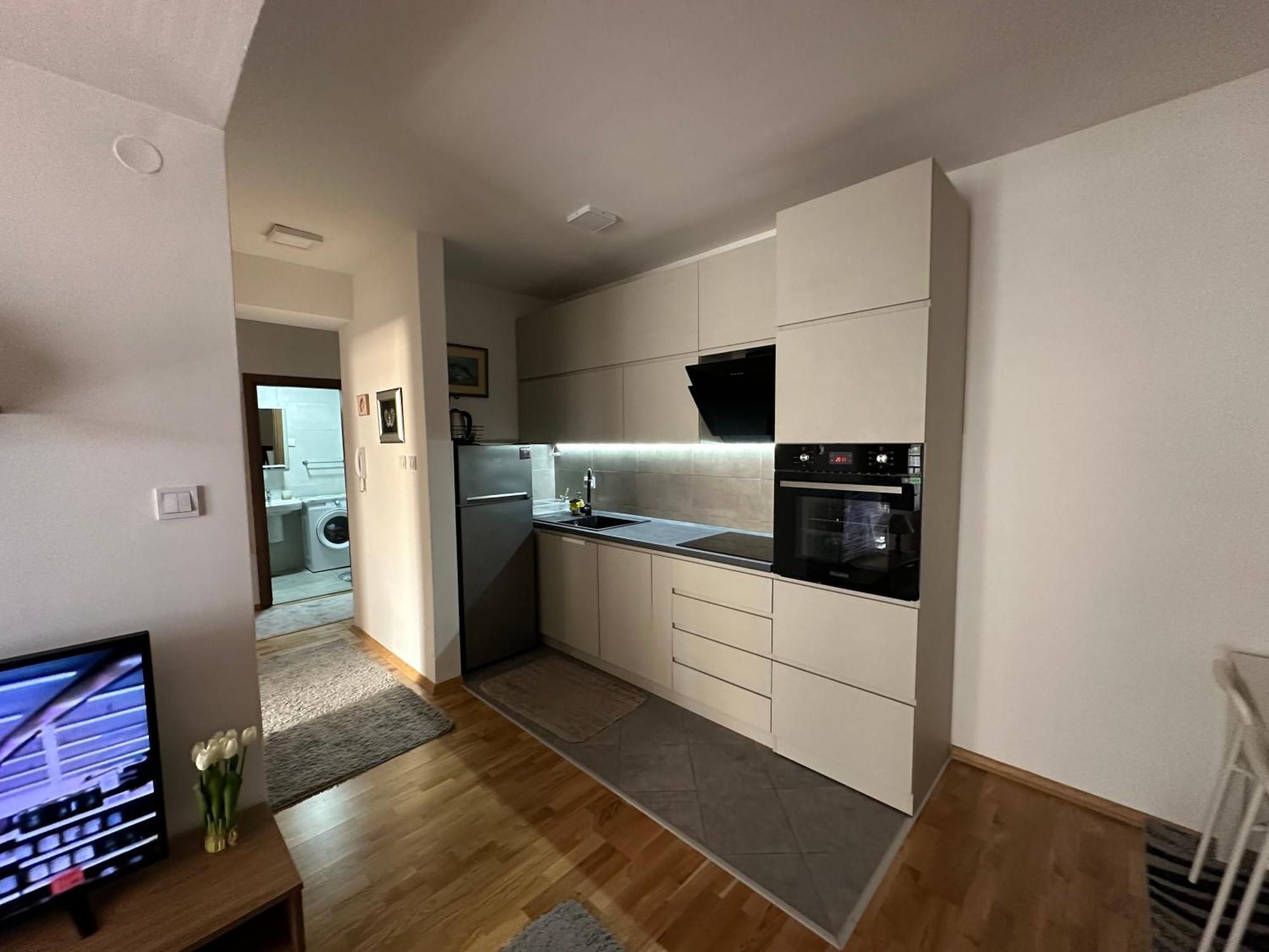 Ira'S 2 Bedroom Central Place With Private Parking Skopje Exterior photo